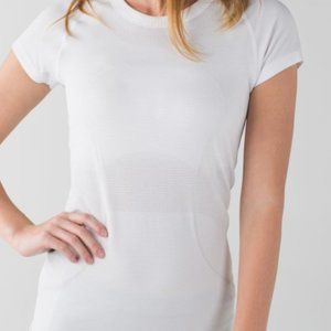 white swiftly tech short sleeve lulu lemon top